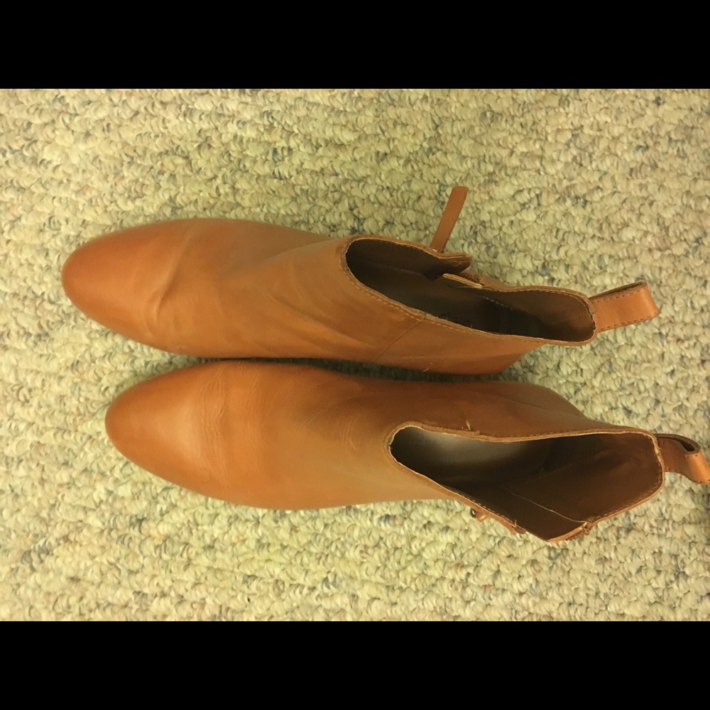 Boots - Picture 3 of 3